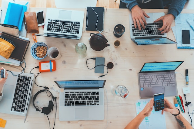 Privacy Issues in the Digital Age: Protecting Personal Data in an Era of Online Interactions
